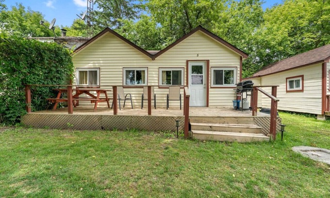 Otonabee-South Monaghan Cabin | Dive into Nature at Rice Lakes