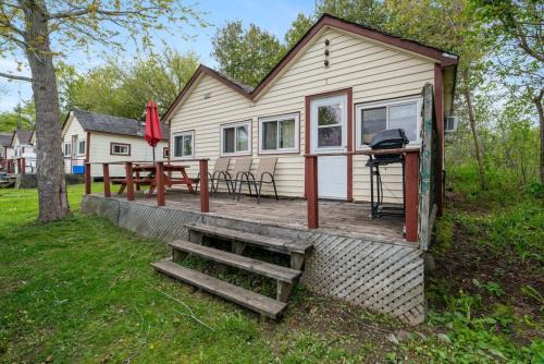 Otonabee-South Monaghan House | Explore Nature's Beauty at Rice Lake - A 4-Star Escape