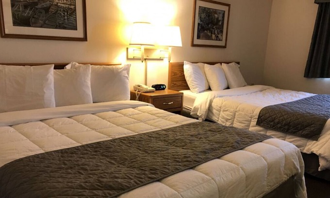 Thorp House | Dive Into Your Dream Vacation! 2 Comfortable Units, Free Parking, Pets Allowed