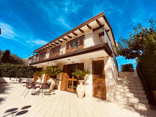 Bomerano House | Pet-Friendly Retreat at Divina Costiera with Ocean Views