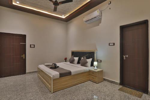 Bara Banki Hotel | Divine Grace