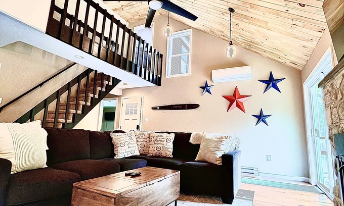 Lake Harmony Estates House | Unforgettable Stay at Divine on Lupine with Ocean Views