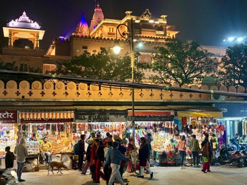 Mathura House | Pet-Friendly Airbnb x Divine Stay: Family-Friendly Comfort