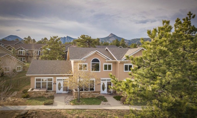Stanley Hills Condo | Elegant Venetian-Style Loft with Private Hot Tub & Patio