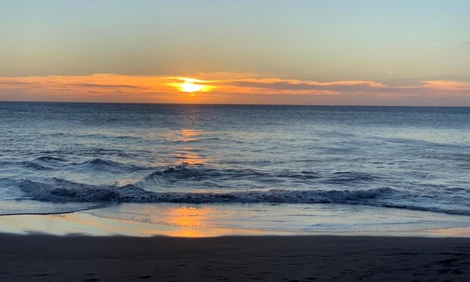 Sardina Apartment | Divino Sol: Family-Friendly Oceanfront Retreat with Pets Welcome