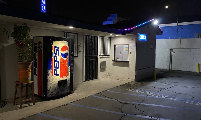Compton Hotel | Explore Dixie Motel: Family-Friendly with Breakfast & Kitchen