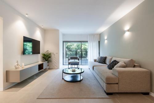 Old North Apartment | Dizengoff Deluxe Retreat: Guest Rated 10/10, Family Friendly