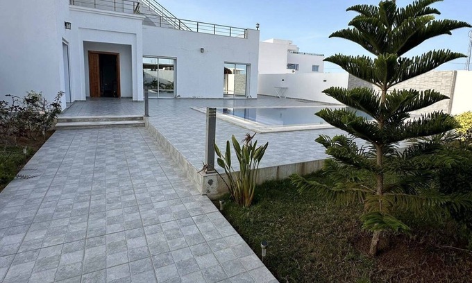 Mezraia House | Discover Djerba la Douce: Relax with Pool and Spa Amenities