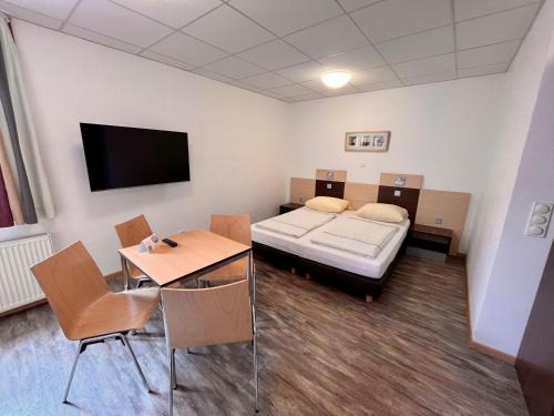 Marienkirche Hotel | Family-Friendly DJH-Gästehaus Bermuda3Eck with Breakfast