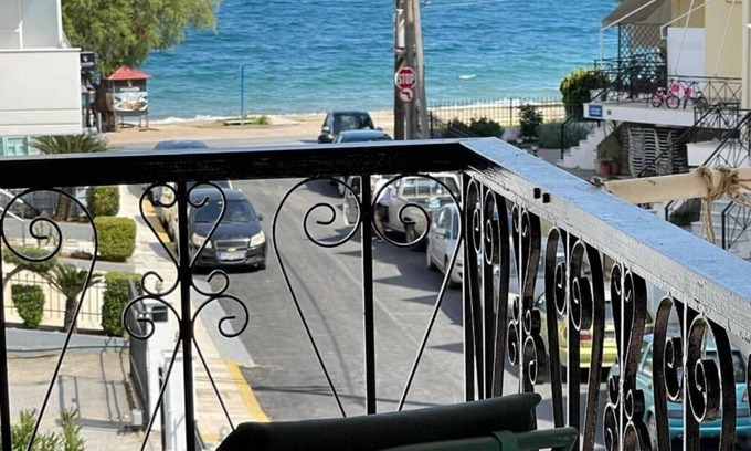 Lefkandi Apartment | Discover DM Home: Sea View Apartment Ideal for Families