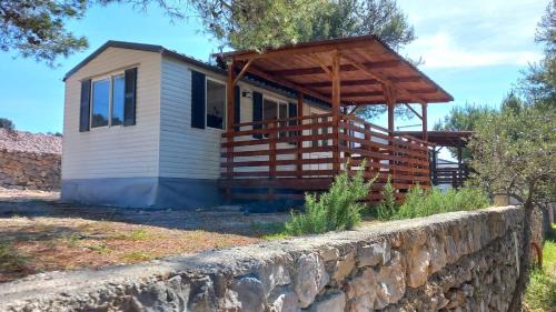 Jezera Resort | Enjoy Oceanfront Views at DM Mobile Home - Rated 9/10!