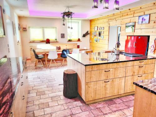 Medraz Apartment | DMG Oceanfront Apartment with Pool & Pet-Friendly Amenities