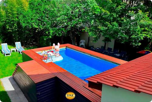 Gournay-sur-Marne Villa | Family-Friendly DnE Villa: Poolside Haven Near Disney