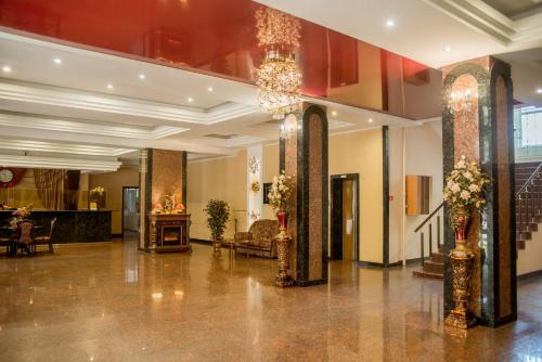 Kremenchuk Hotel | Comfortable Dniprovski Zori: Breakfast & Hot Tub Awaits
