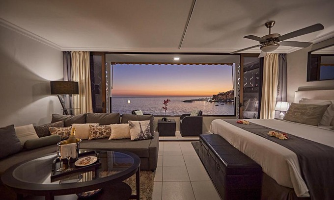 Patalavaca Apartment | Experience Doñana 924: Oceanfront Escape with Spa & Pool