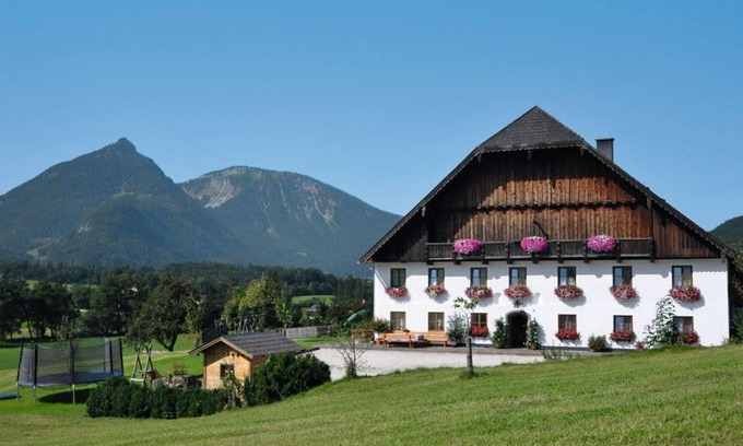 Sankt Wolfgang im Salzkammergut Apartment | Cozy Double Room with Breakfast at Maislbauer Hotel
