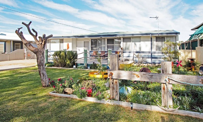 Jurien Bay House | Pet-Friendly "Do-Fish" 4x2 with Ocean View in Jurien Bay