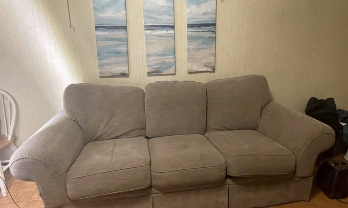 Summerville House | Charming Retreat Near CHS & Downtown - Pet-Friendly Stay