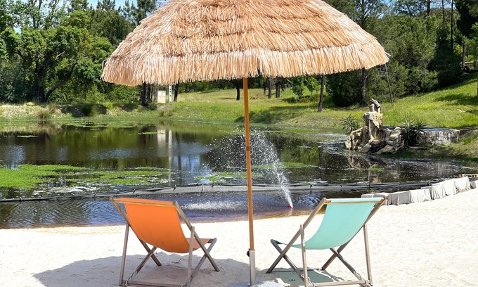 Coruche Cottage | DoAguaBoa Red Lodge: Ocean & Lake Views Await You