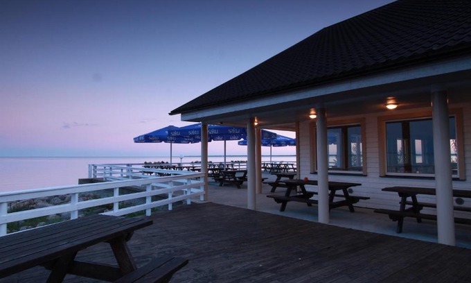 Valgeranna House | Relax at Doberani Rannamaja: Pet-Friendly Oceanfront Retreat