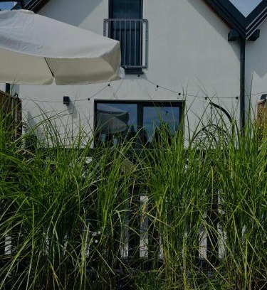 Katy Rybackie House | Perfect Getaway at Dobre Kąty: Pet-Friendly & Hot Tub Haven