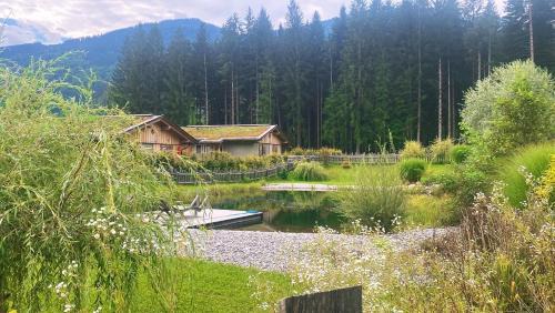 Watschig House | Elegant Stay at Dobringers Chalet-Dorf Warös - 4 Star Retreat
