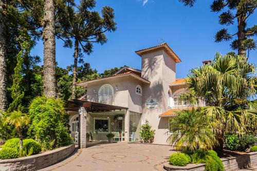 Quinta da Serra Hotel | Exquisite Doce Canela Pousada - 4-Star Getaway with Pool