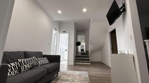 Santa Iria da Azoia Apartment | Experience Comfort at Doce Dream Guest House with Breakfast