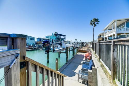 Palm Harbor House | Idyllic Rockport Home with Canal Dock & Bay Access