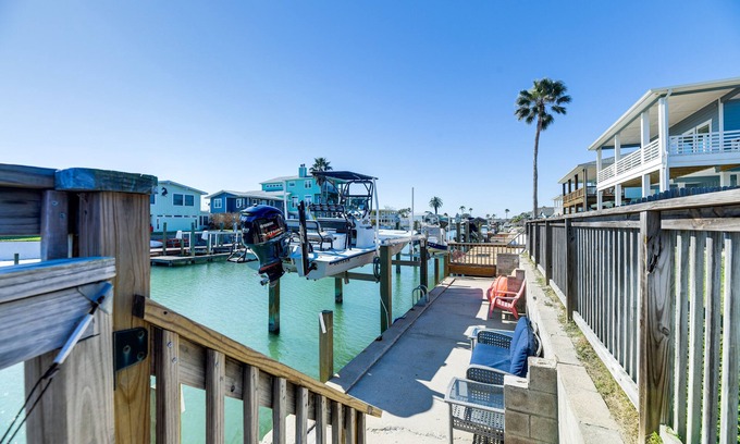 Palm Harbor House | Canal-Front Retreat: Pet Friendly with Ocean Access