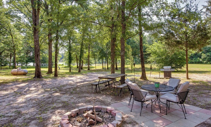 Wills Point Cottage | Lake Tawakoni Vacation Rental with Dock & Cozy Fire Pit