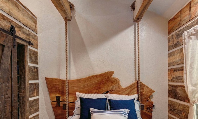 Hot Springs Cabin | Relaxing Retreat: Dock Holiday at Fox Pass Cabins