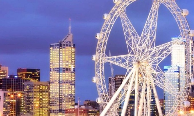 West Melbourne Apartment | Delightful Docklands 1-Bedroom with WiFi, Pool & Gym