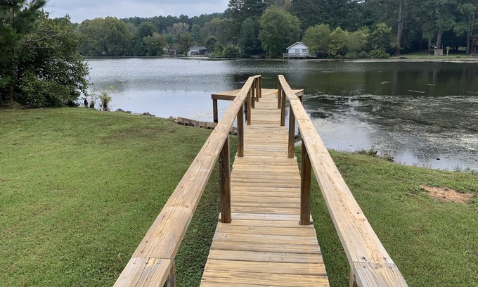 Tunnel Hill House | Lovely Dockside Cottage: Pet-Friendly with Lake Views