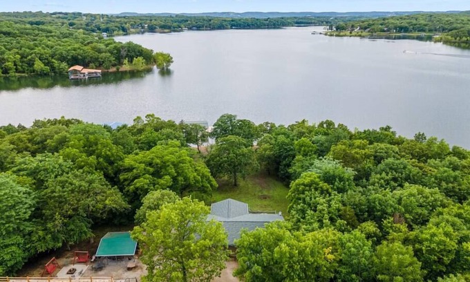 Shell Knob House | Lakefront Dockside Getaway with Campfire and Kitchen Access