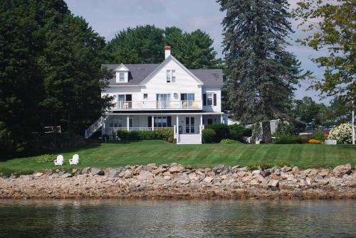 York Hotel | Exceptional Dockside Guest Quarters with Breakfast & Accessibility