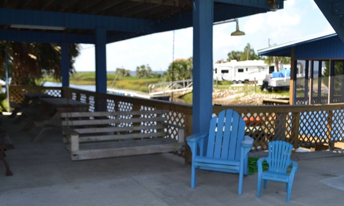 Keaton Beach Apartment | Experience Oceanfront Bliss at Doctor's Rx in Keaton Beach