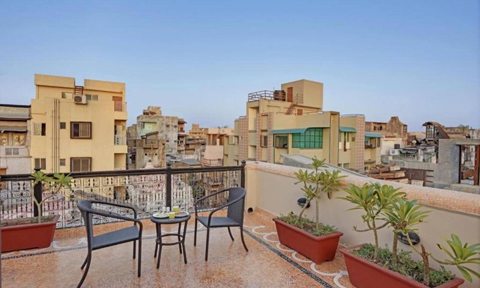Ahmedabad City Centre Hotel | Explore Dodhia Haveli: Family-Friendly Stay with Breakfast