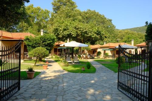 Platania House | Relax at Dodis Village: Oceanfront Family-Friendly Retreat