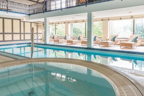 Feudingen Hotel | Romantik Landhotel Doerr: Oceanfront Retreat with Spa