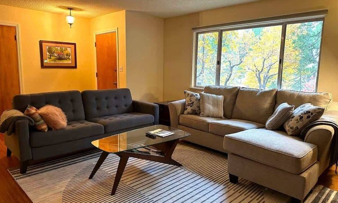 Twain Harte House | Discover Doe's Den with Lake Access and Family Amenities