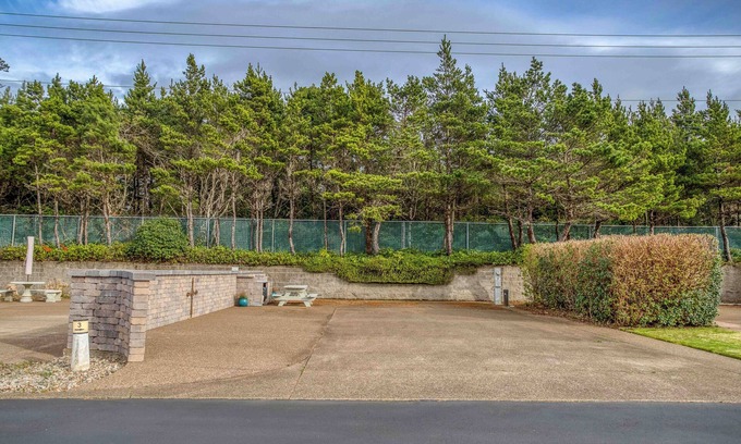 Agate Beach RV Rental | Convenient Oceanfront Stay with All Essential Amenities