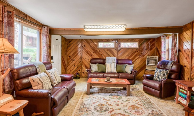 Eagle Nest Cabin | Pet-Friendly Cabin with Scenic Lake and Mountain Views