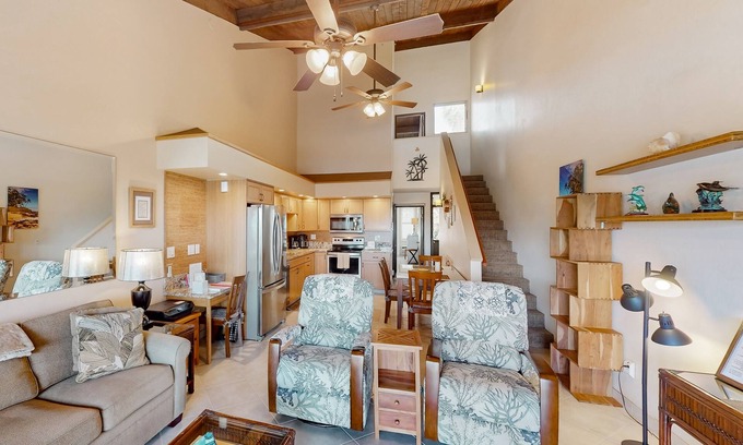 Kihei Condo | Pet-Friendly Condo with Pool, Ocean View & Furnished Lanai