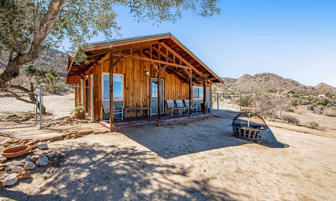 Joshua Tree Highlands House | Dog-Friendly Desert Oasis with Private Pool & Mountain Views