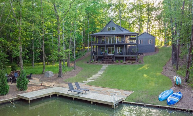 Lake Oconee Cabin | Pet-Friendly Retreat with Game Room and Lake Activities