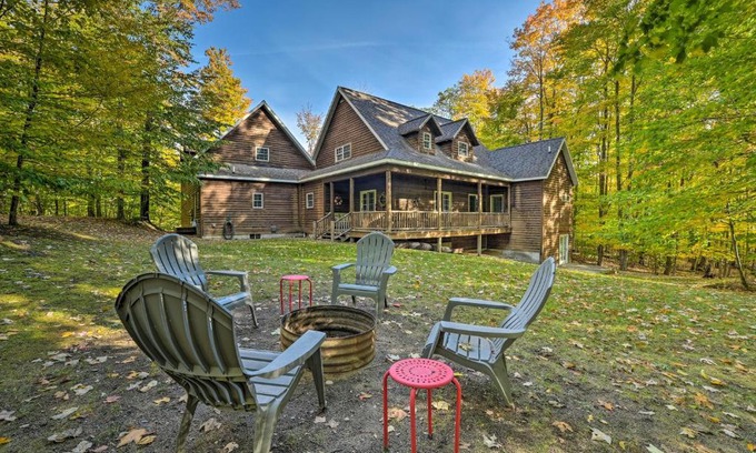 Michaywe House | Pet-Friendly Gaylord Retreat Just Minutes from Town!