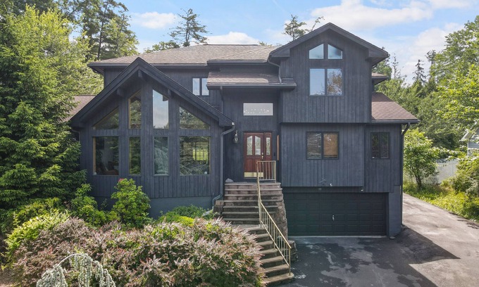 East Stroudsburg House | Pet-Friendly Retreat with Pools, Game Room & Firepit