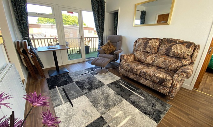Mablethorpe Ski Chalet | Dog-Friendly Sand Dune Chalet with Oceanfront Views