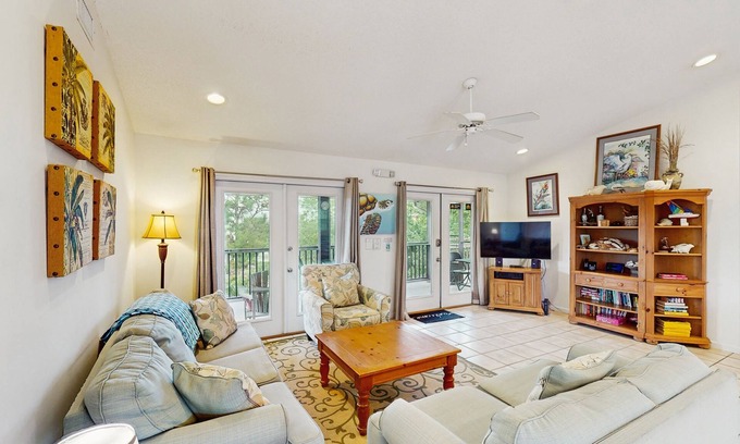 Indian Pass House | Dog-Friendly Getaway with Ocean View and Cozy Living Space